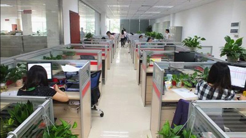 网课服务器托管的价格受多种因素影响，以下列举几个关键因素：
